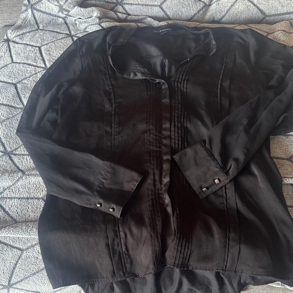 Rock and Republic large Black Women's shirt